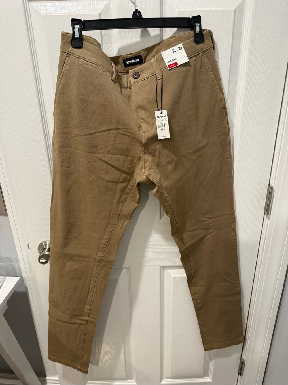Express Men's Chino Pants in Khaki